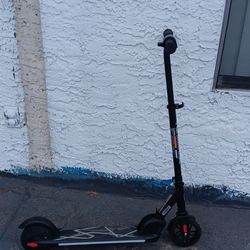 Black electric scooter Fanttik Ride