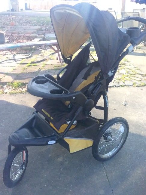 Baby Trend Expedition FX Jogging Stroller. Very Good Condition