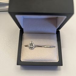 Pear Shaped Diamond Engagement Ring W/ Wedding Band