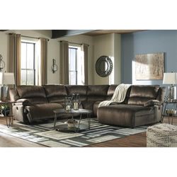 Gorgeous reclining sectional couch!