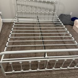 Queen Metal Bed frame