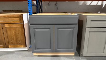 Liquidation vanity cabinets