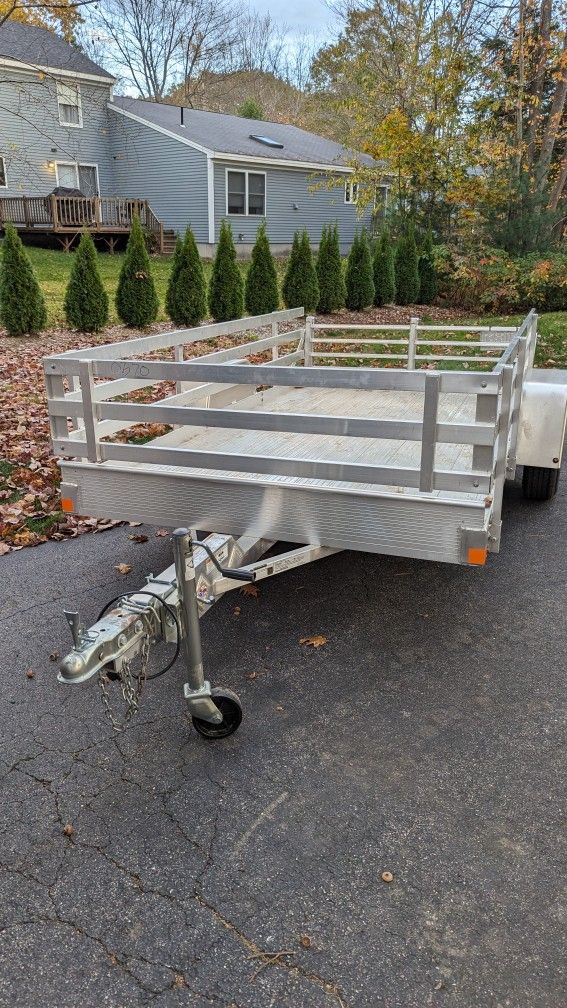 5.5x10 Aluminum Trailer