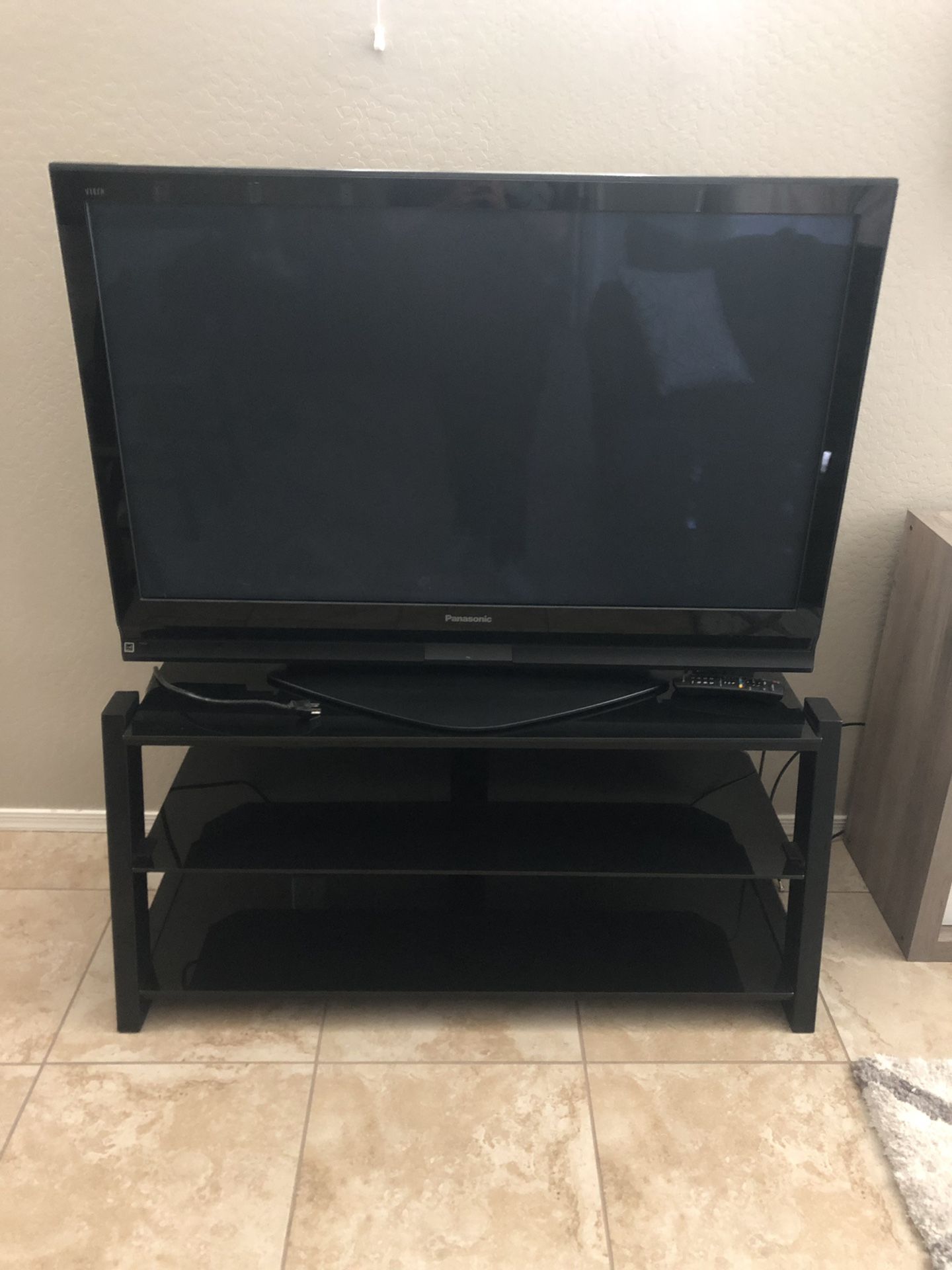 50in tv and tv stand 120
