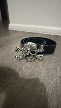 Studded belt w/ skull buckle