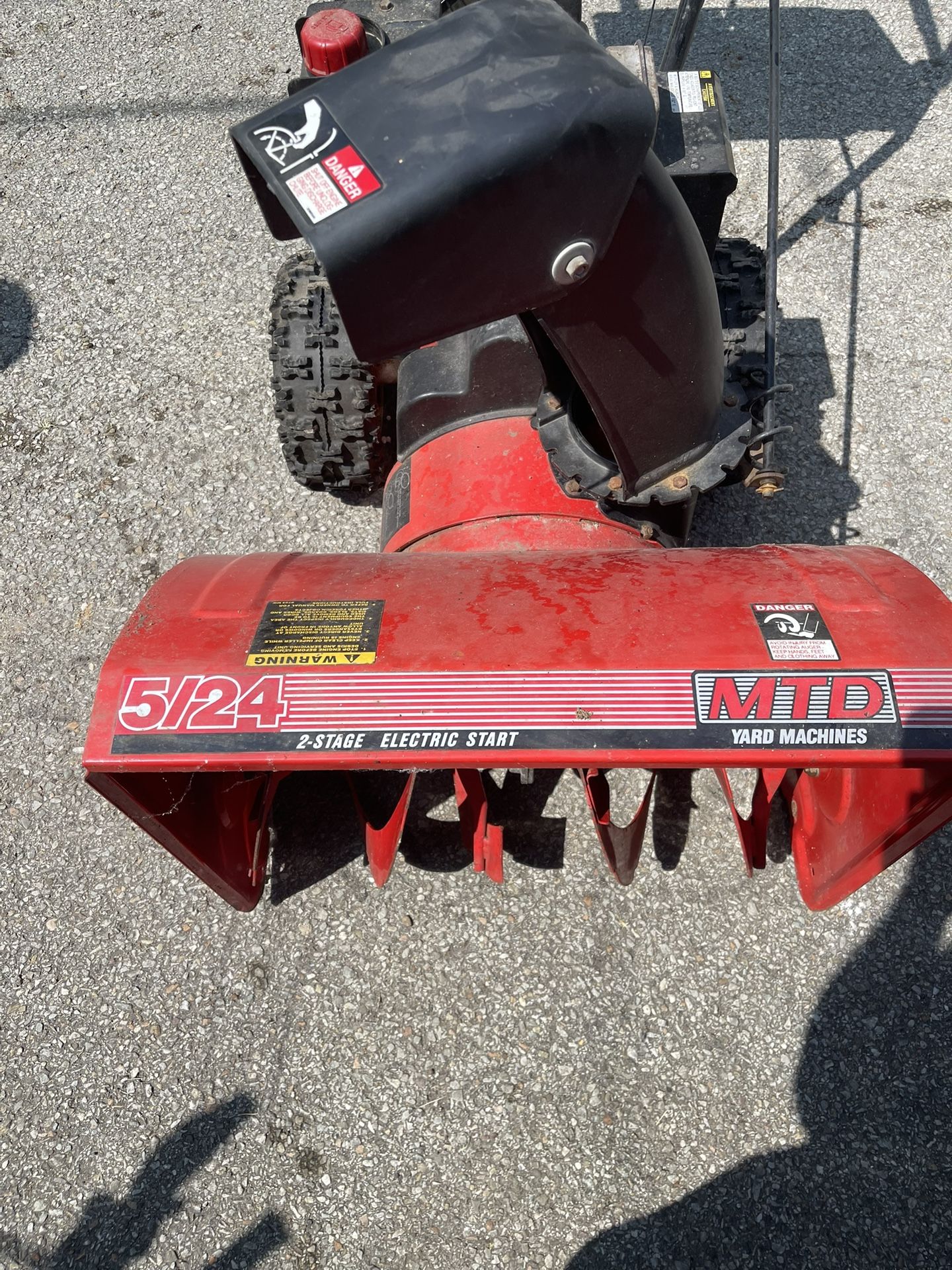 MTD 5-24 Snow Machine