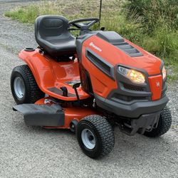 Husqvarna YTH18542 Riding Lawn Mower Tractor Hydrostatic 42” Wash Deck