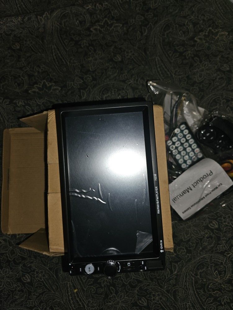 Universal Radio With Bluetooth And Camara
