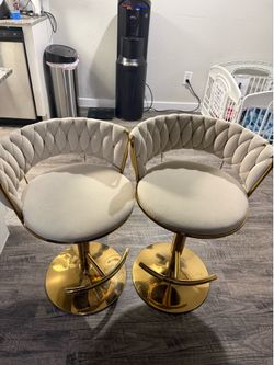 counter stools in good condition
