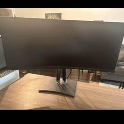 Must Go Moving Sale!!! ViewSonic  Curved USB-C Hub Monitor,