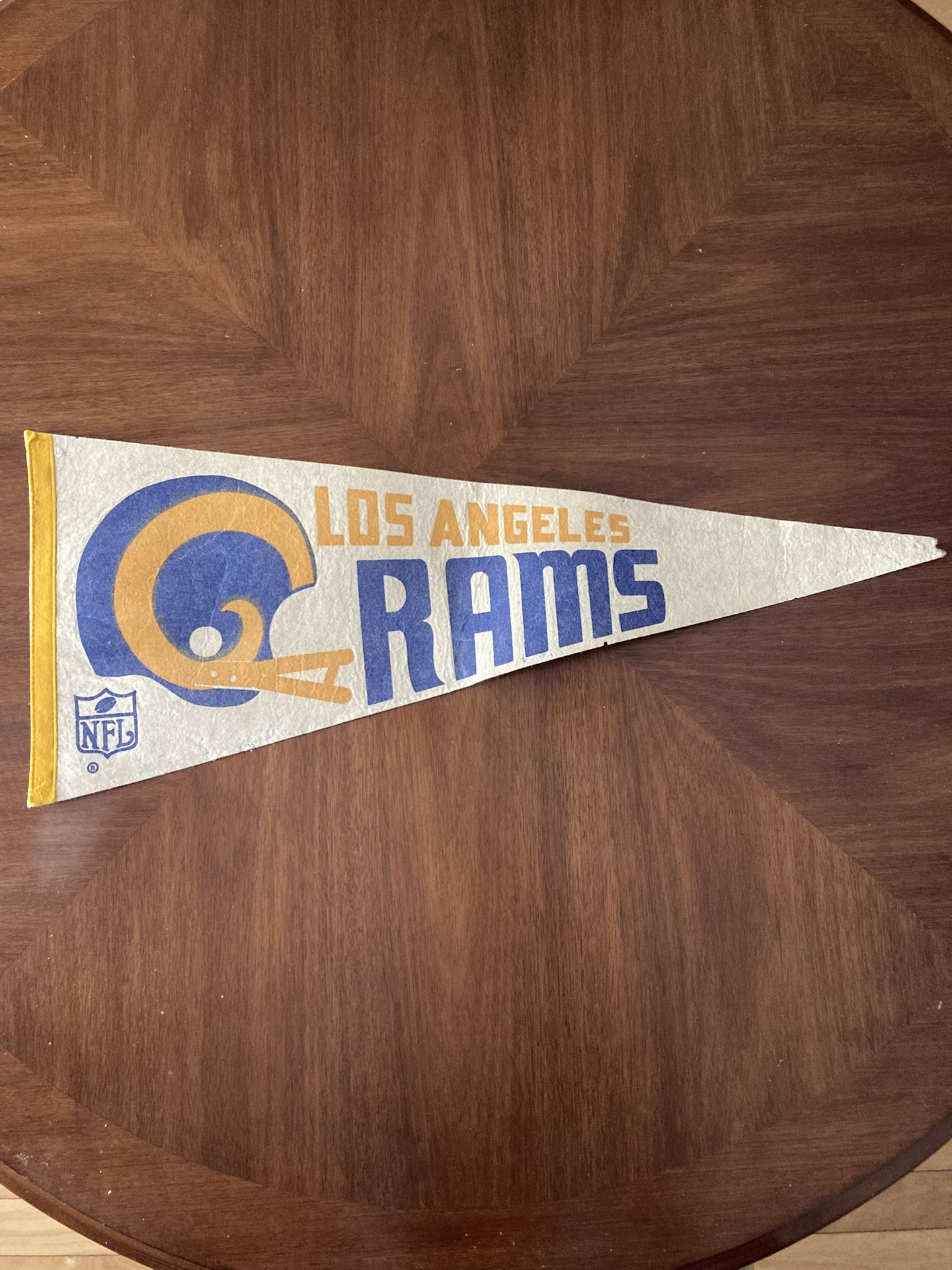 Los Angeles, Rams Old pennant
