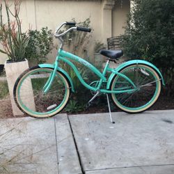 Formstrong Bella Classic Bicycle 