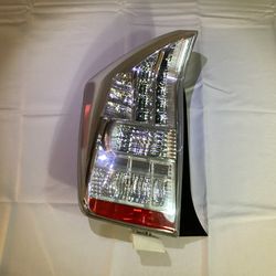 2010-2011 Toyota Prius Tail Light