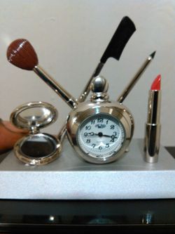 Sanis Cosmetology Desk Clock