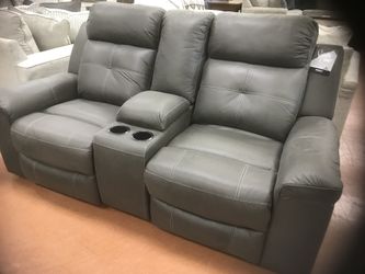 New Reclining Loveseat 🔥🔥 TAKE IT HOME