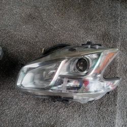 2012 Nissan Maxima OEM Halogen Headlight S