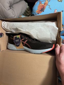 New In Box, Mens ASICS Size 14