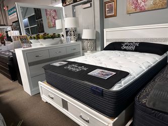 White 4pc bedroom set! 🤍📦🔥 Easy Financing!