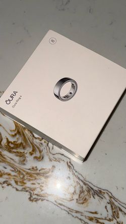 Oura Ring 4 Smart Ring - Silver - Size 8