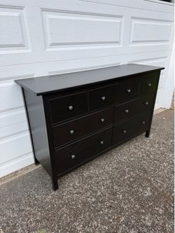 ikea hemnes 8 drawer dresser (DELIVERY AVAILABLE)