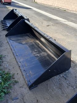 Bobcat 82"smooth bucket