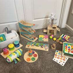 Lovevery Montessori Lot - 11 Toys - Educational 