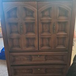 Vintage Broyhill Dresser