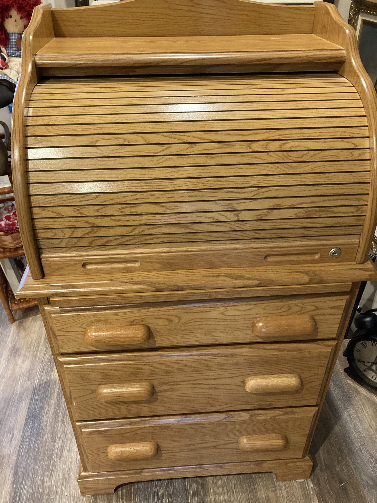 Roll Top Desk With Key - Excellent Condition 
