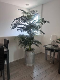 Artificial palm tree