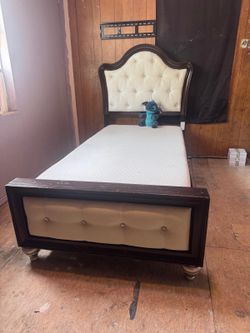 Twin bed