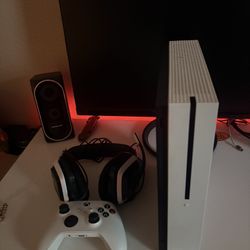 Xbox One S With Accessories 