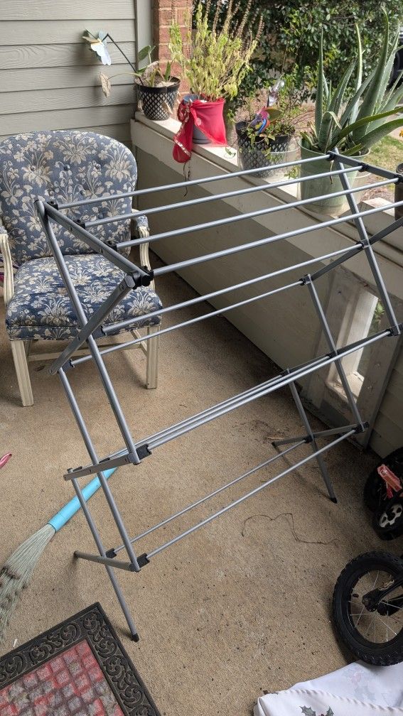 Move Out Sell : Cloth Dryer Rack