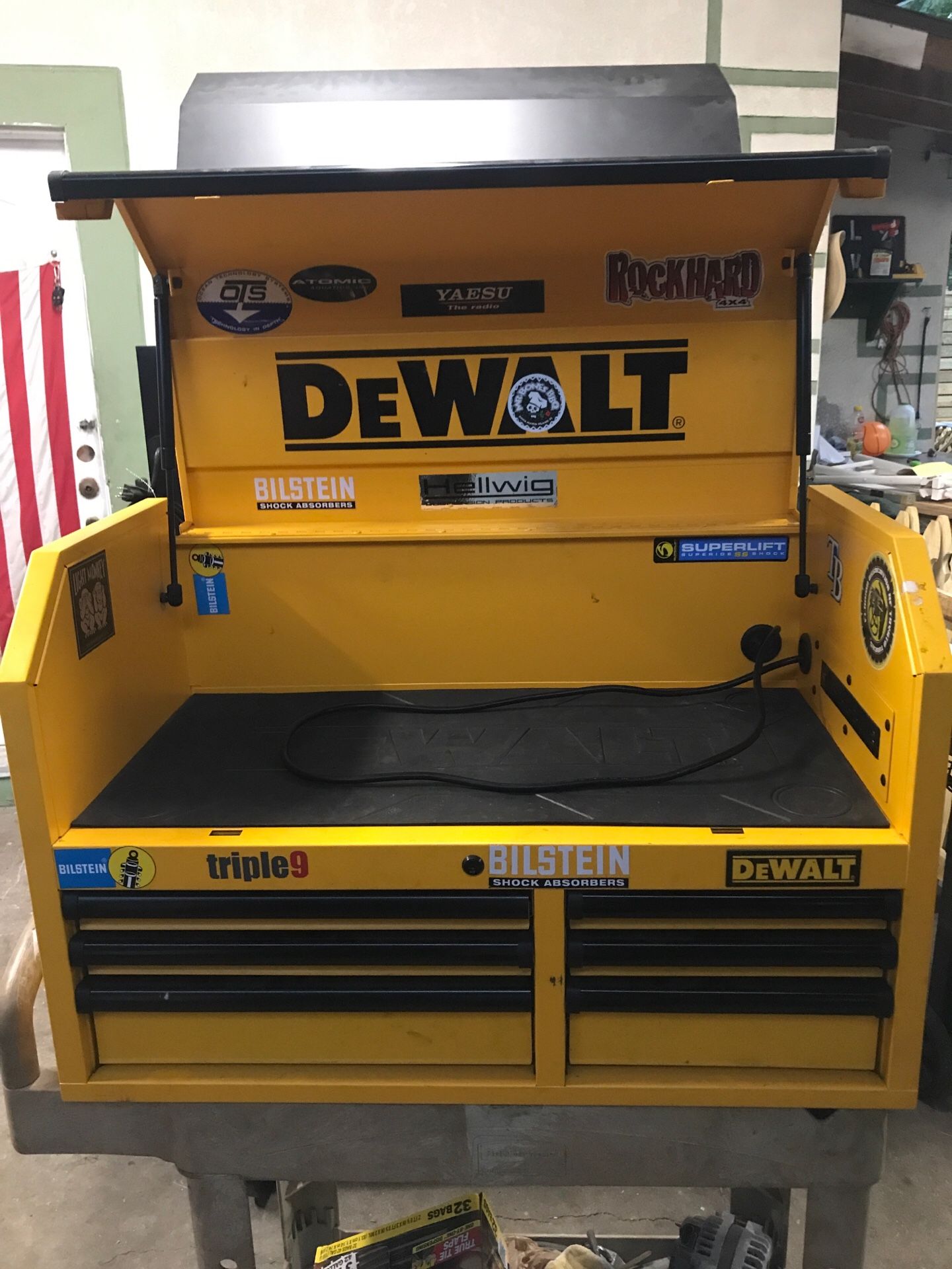 DeWalt 36in 6 drawer top chest