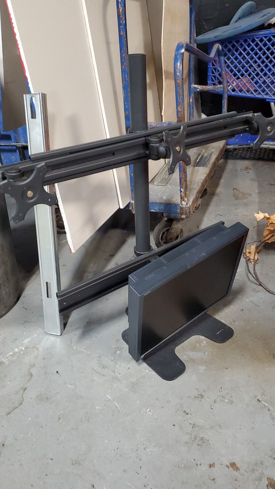 6 arm tv mount