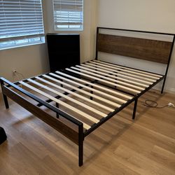 Queen Size Bed Frame Excellent Condition Like New 