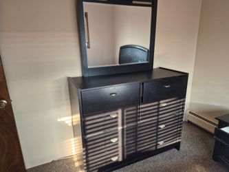 Chester drawer with mirror