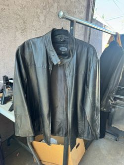 Leather Jacket - Medium Men
