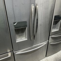 FRIGIDAIRE REFRIGERATOR