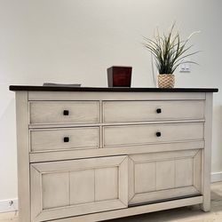 ✨ Farmhouse Washed White Buffet Table (54 x 19 x 36)