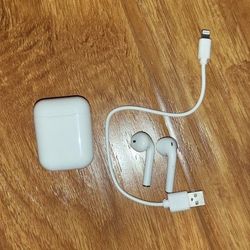 Wireless Earbuds (AirPods Style) w/ Charging Case – Lightning Port – Used Once
