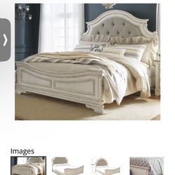 Realyn Ashley Furniture Bedroom Set (King)