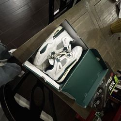 Jordan 4s
