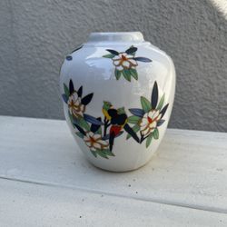Small Japanese ginger jar vase vase vase peacocks birds