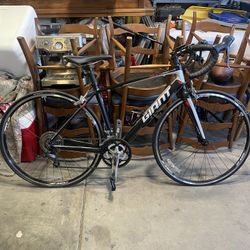 Giant Contend AR4 Men’s Road Bike