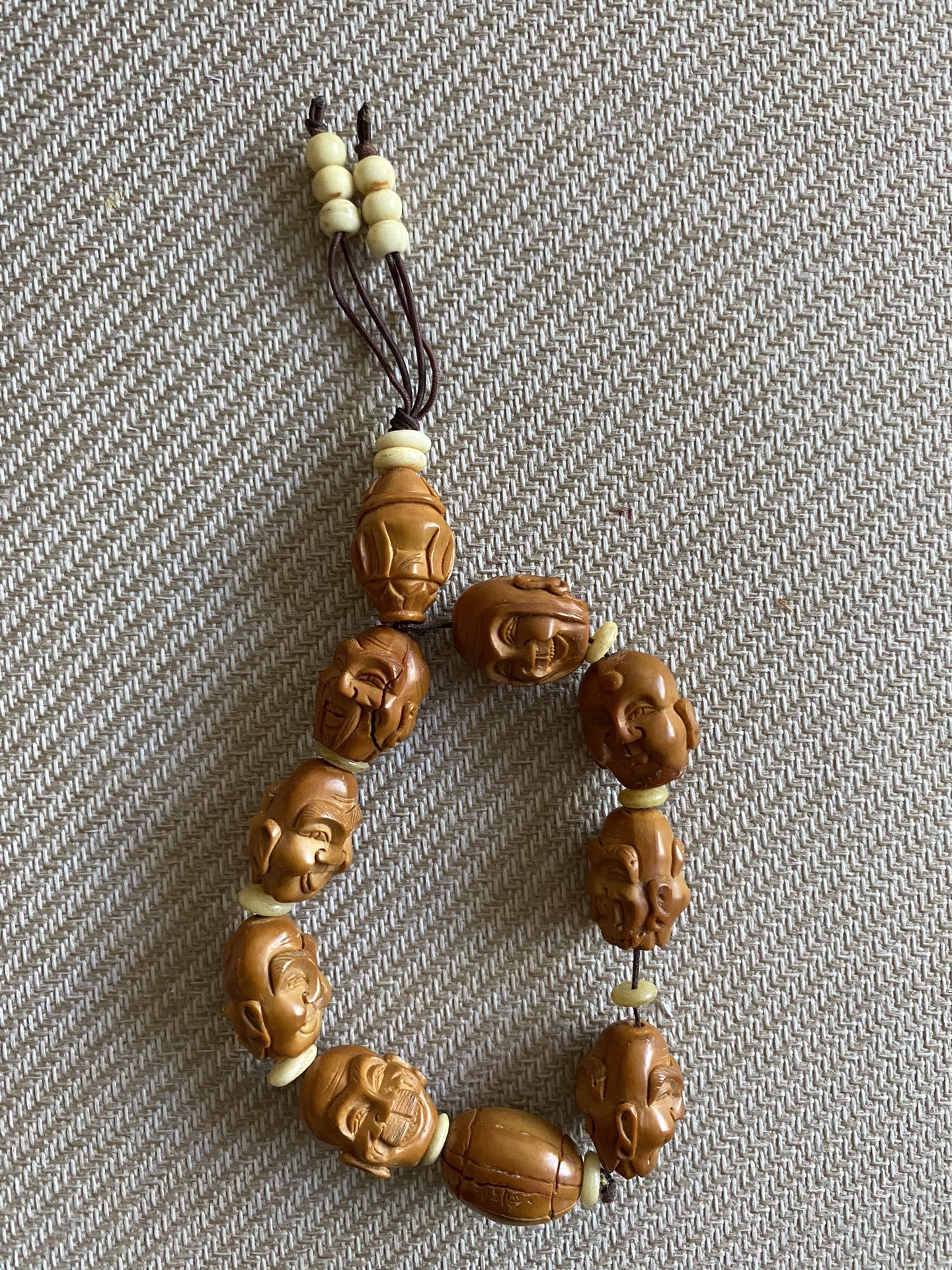 Unique Walnut Carved Buddha Head Prayer Bracelet