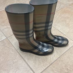 Burberry Size 37 Rain Boots 