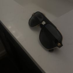 Medusa Retro Charm Sunglasses