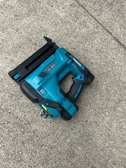 Makita 18V LXT Lithium-Ion Cordless 2 in. 18-Gauge Brad Nailer Kit (XNB01) $230