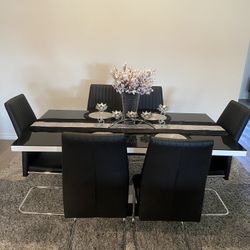 Dining Room Table 