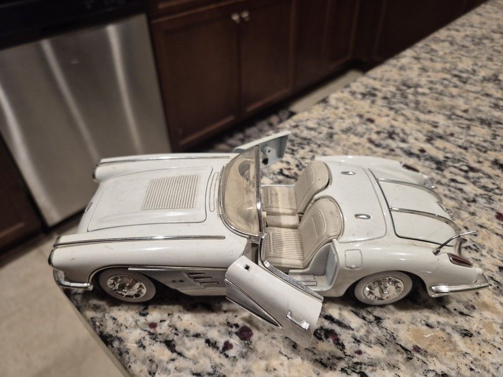 Decorative Antique Piece Car